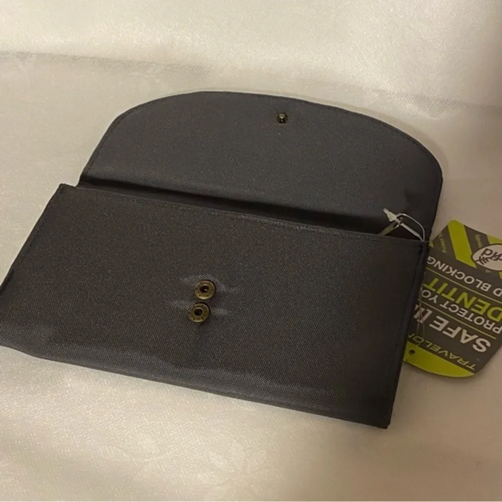 Travelon safe id